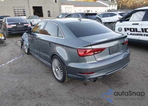 2017 Audi A3 2.0T Premium z USA, uszkodzony, nr VIN WAUJ8GFF1H1006197